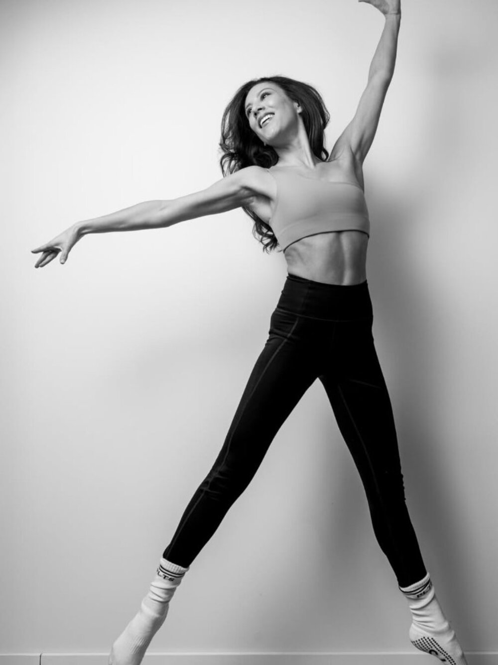 Girlfriend Collective Compressive High-Rise Leggings in Black 🖤